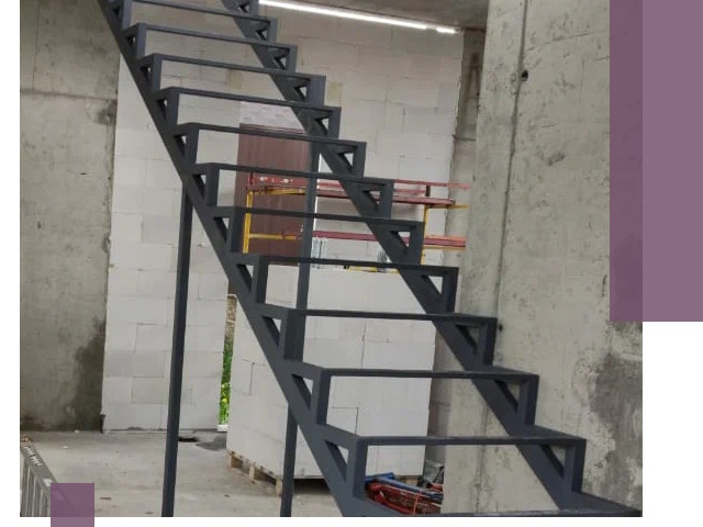 Демонтаж металлических лестниц в Стрежевом быстро и безопасно