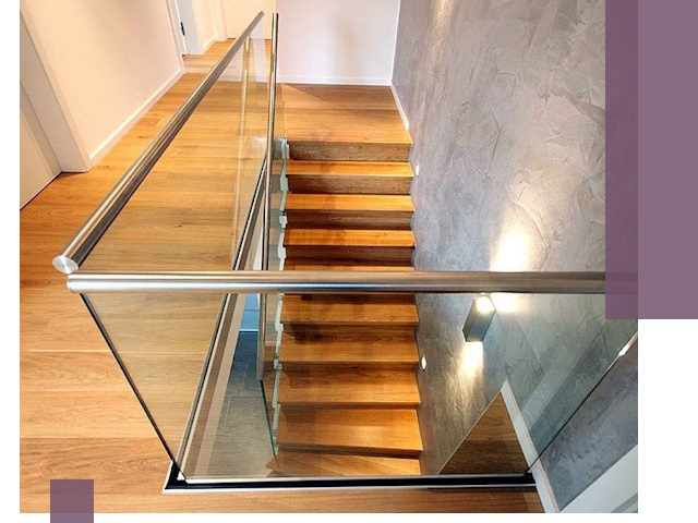 Перила для лестницы в доме — изготовление и монтаж в Стрежевом