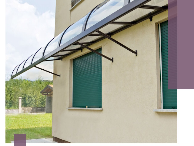Козырьки над окнами в Стрежевом — изготовление и монтаж по выгоде